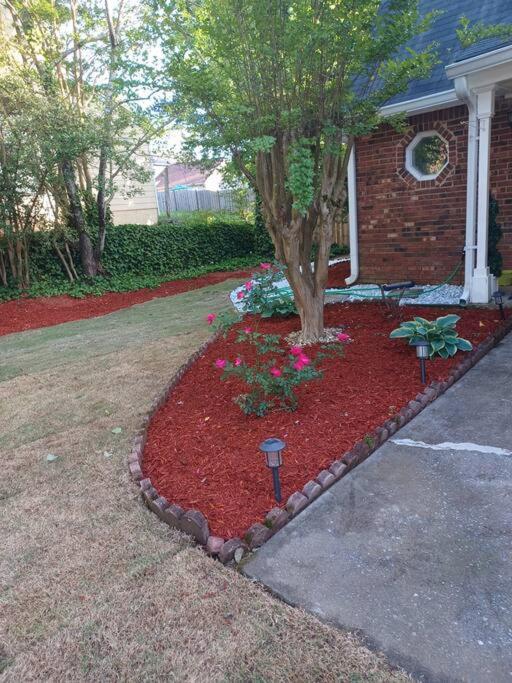 Plush Two Bedroom Retreat. A Home Away From Home! Riverdale Exteriör bild